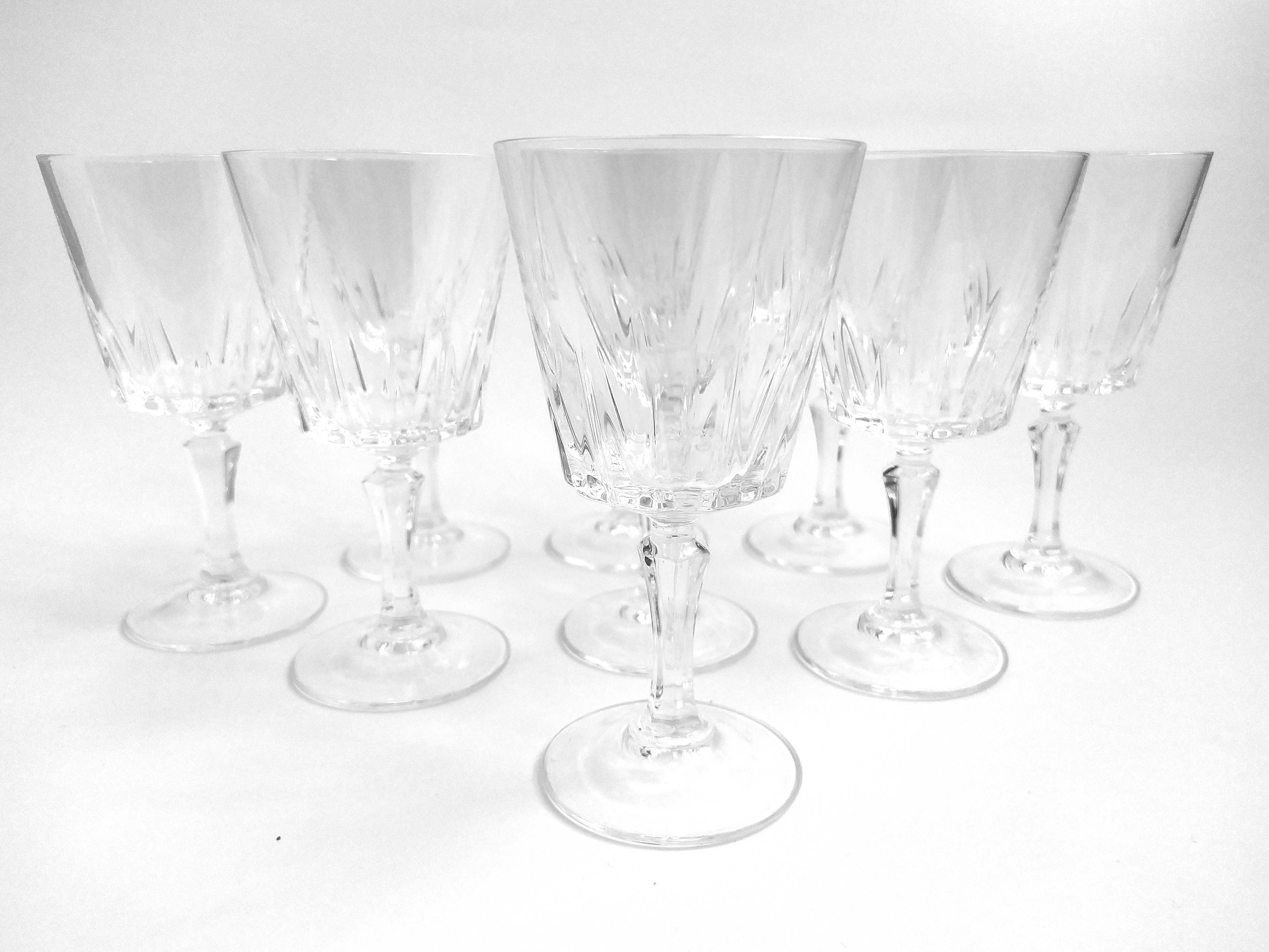 Set of 9 vintage Arcques crystal white wine glasses