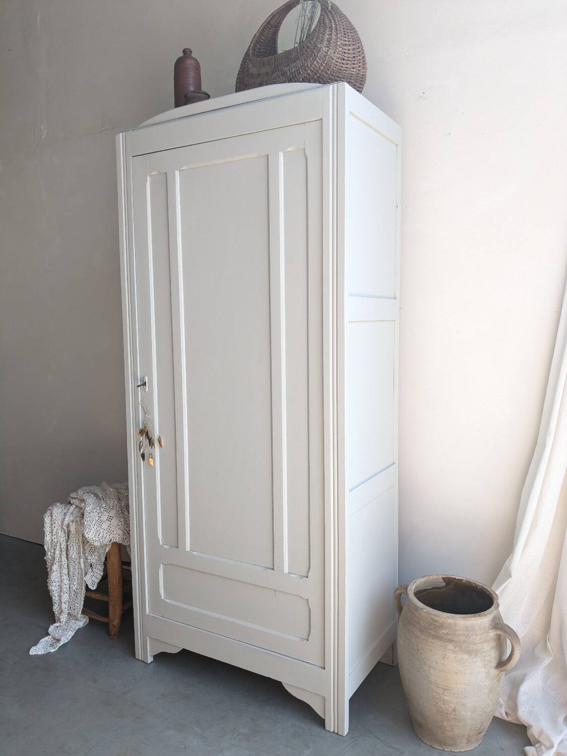 Armoire parisienne