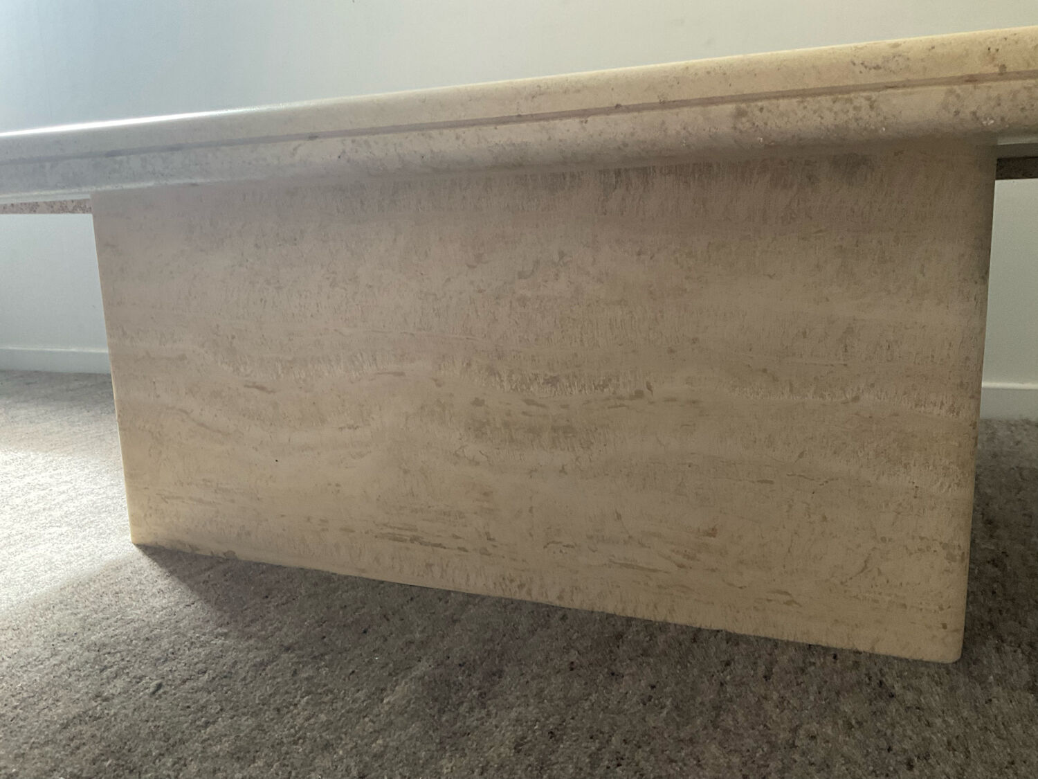 Table basse en travertin des années 70
