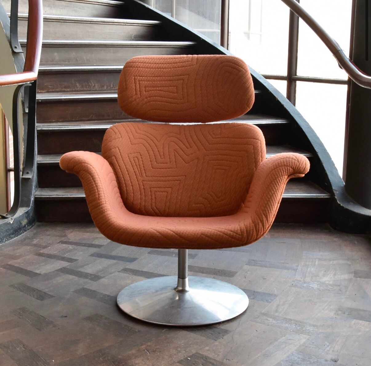 Artifort Big tulip armchair
