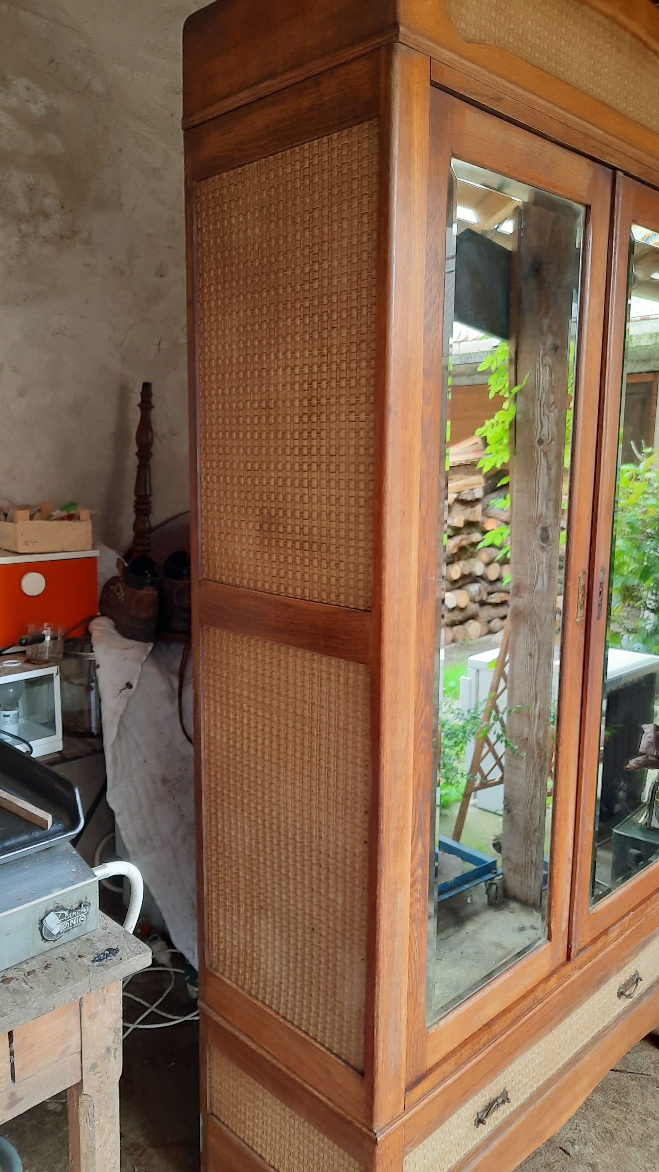 Armoire parisienne