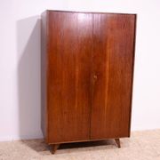Elegant oak wardrobe U-450 by Jiří Jiroutek for Interiér Praha, 1960´s