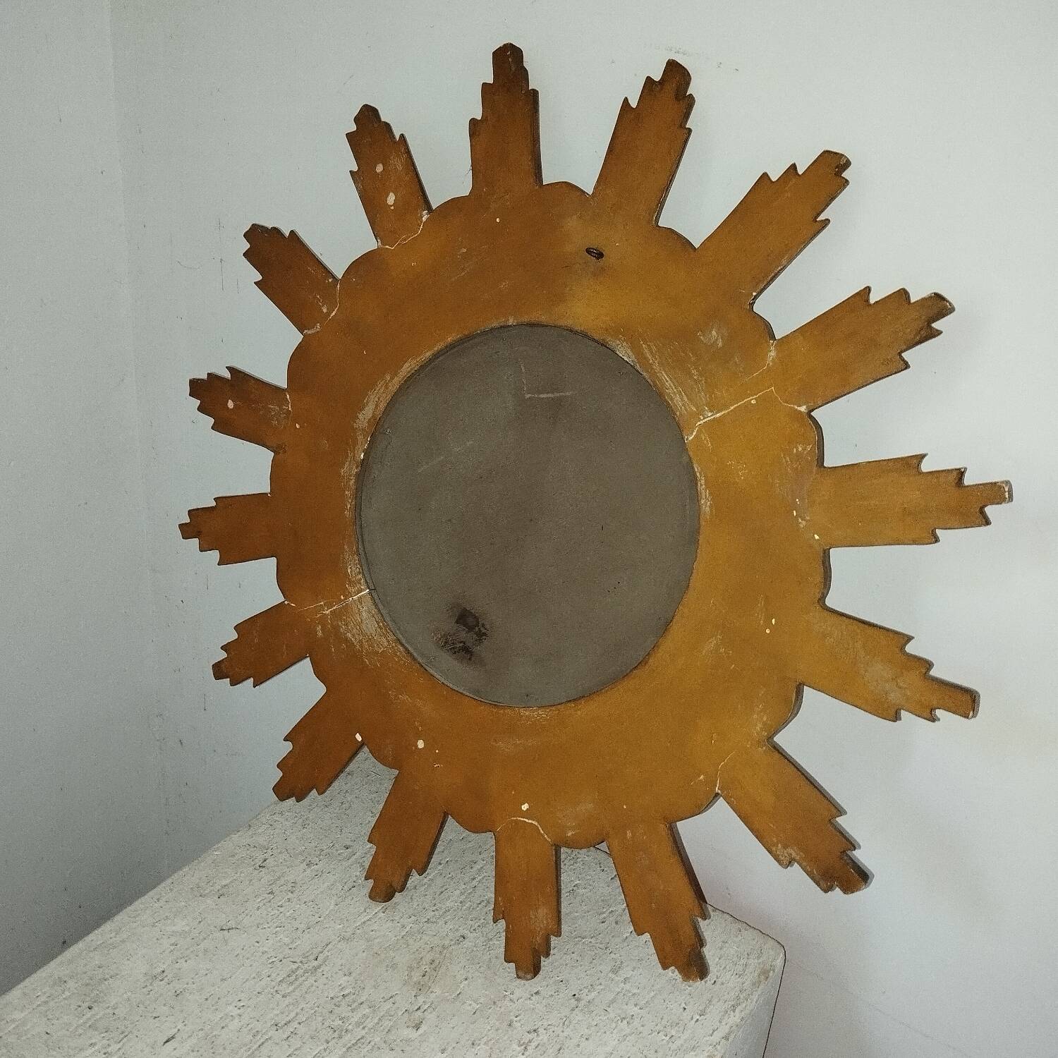 Miroir soleil bois sculpté doré