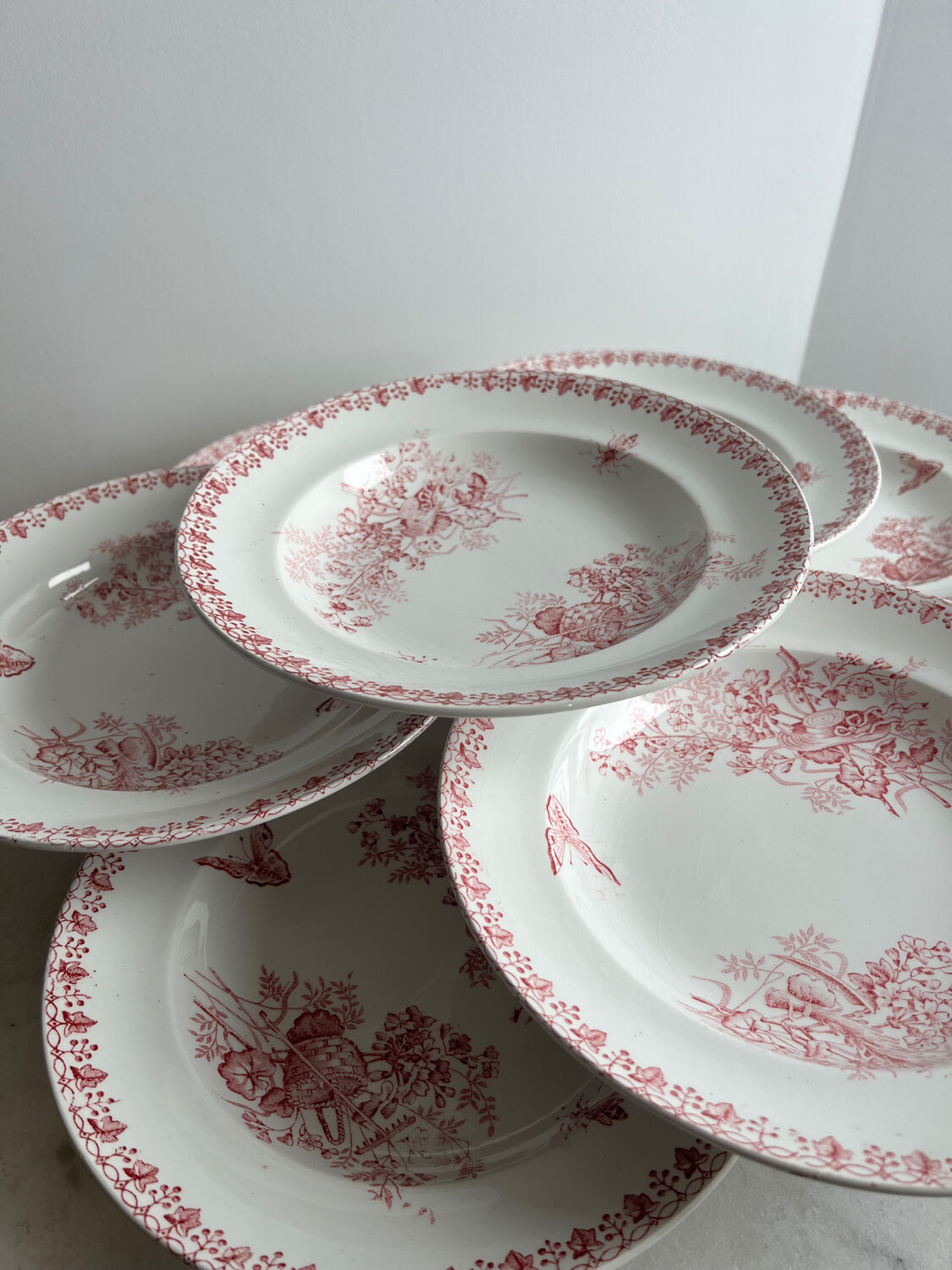 Set of 8 hollow plates - Onnaing Moisson Terre de fer