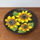 Assiette murale de poterie d'atelier allemande du milieu du siècle avec motif tournesol de Ruscha, années 1960