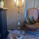 Lampadaire candélabre néo-classique en laiton doré et onyx — Style Flo
