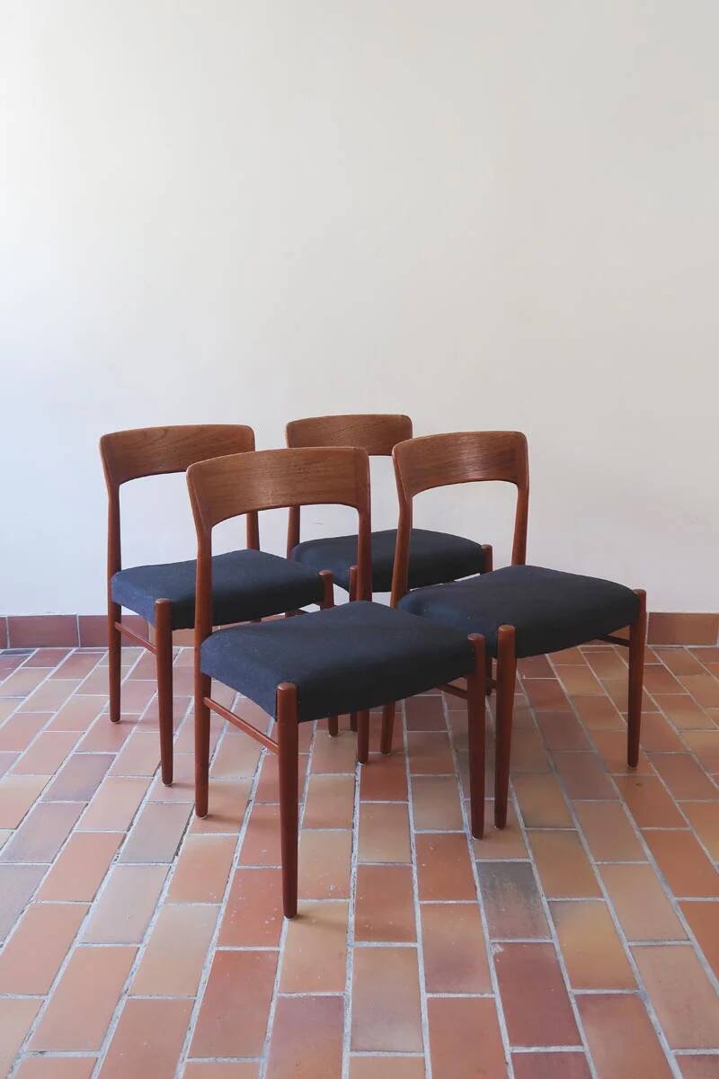 4 vintage Scandinavian chairs in teak and blue fabric - Model 26 by Henning Kjærnulf