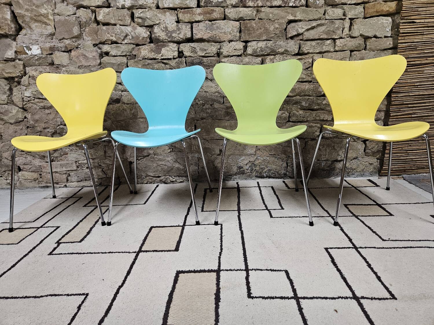 Set of 4 Serie 7 chairs by Arne Jacobsen, Fritz Hansen