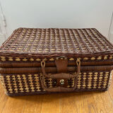 Wicker picnic basket