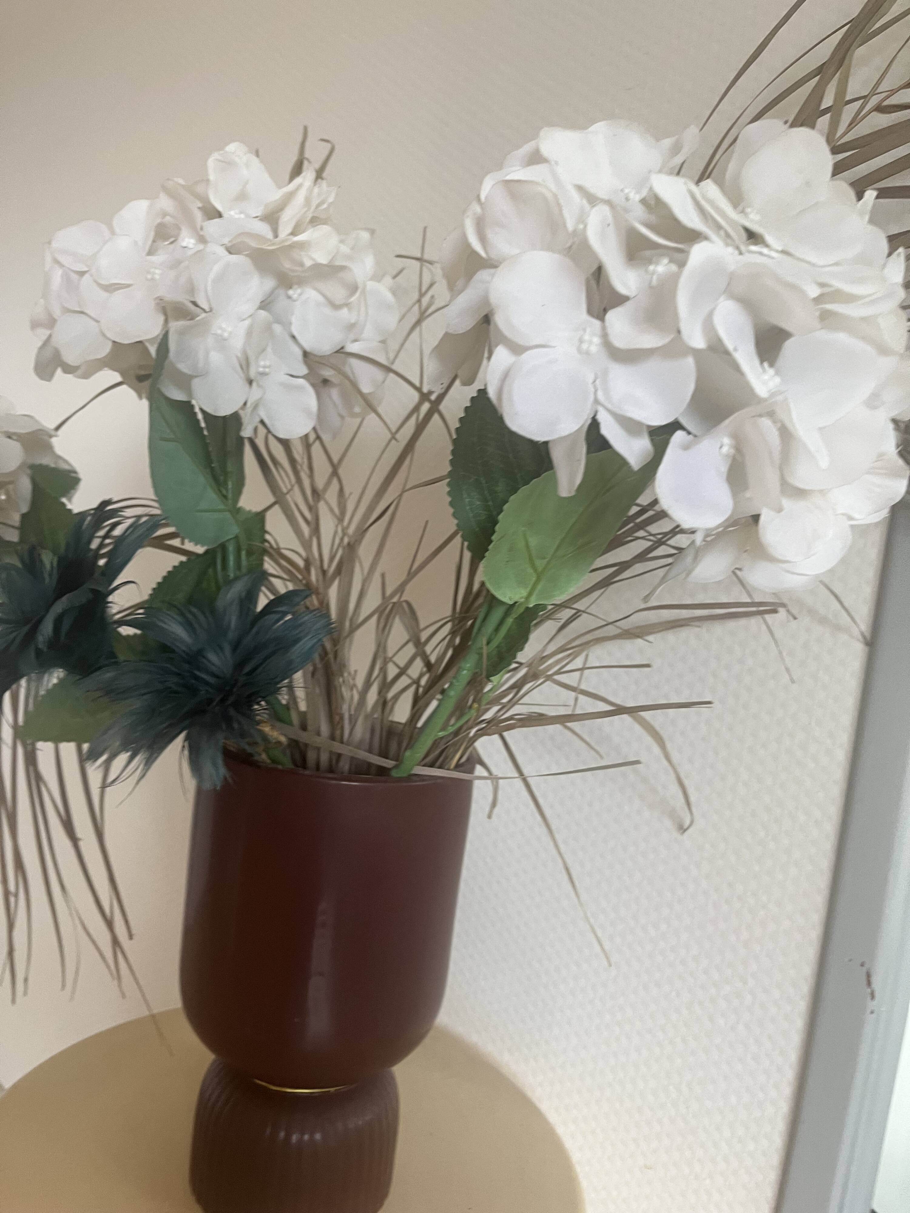 Vintage bordeaux vase