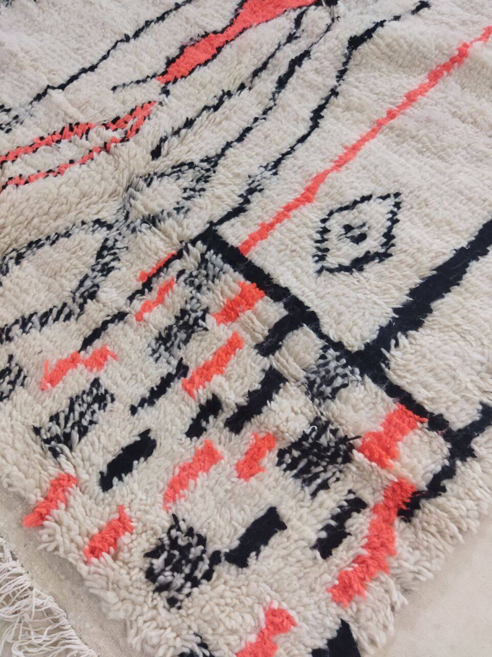 Handmade moroccan berber rug 232 x 145 cm