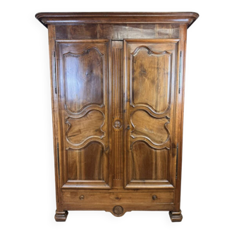 Armoire époque transition louis XV - louis XVI en noyer circa 1780