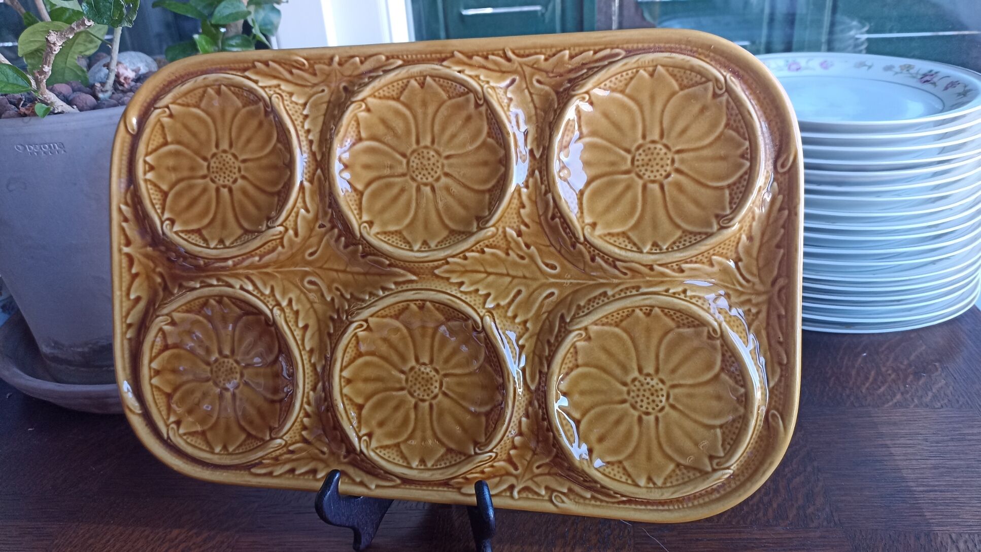 Gien earthenware artichoke tray - caramel colour