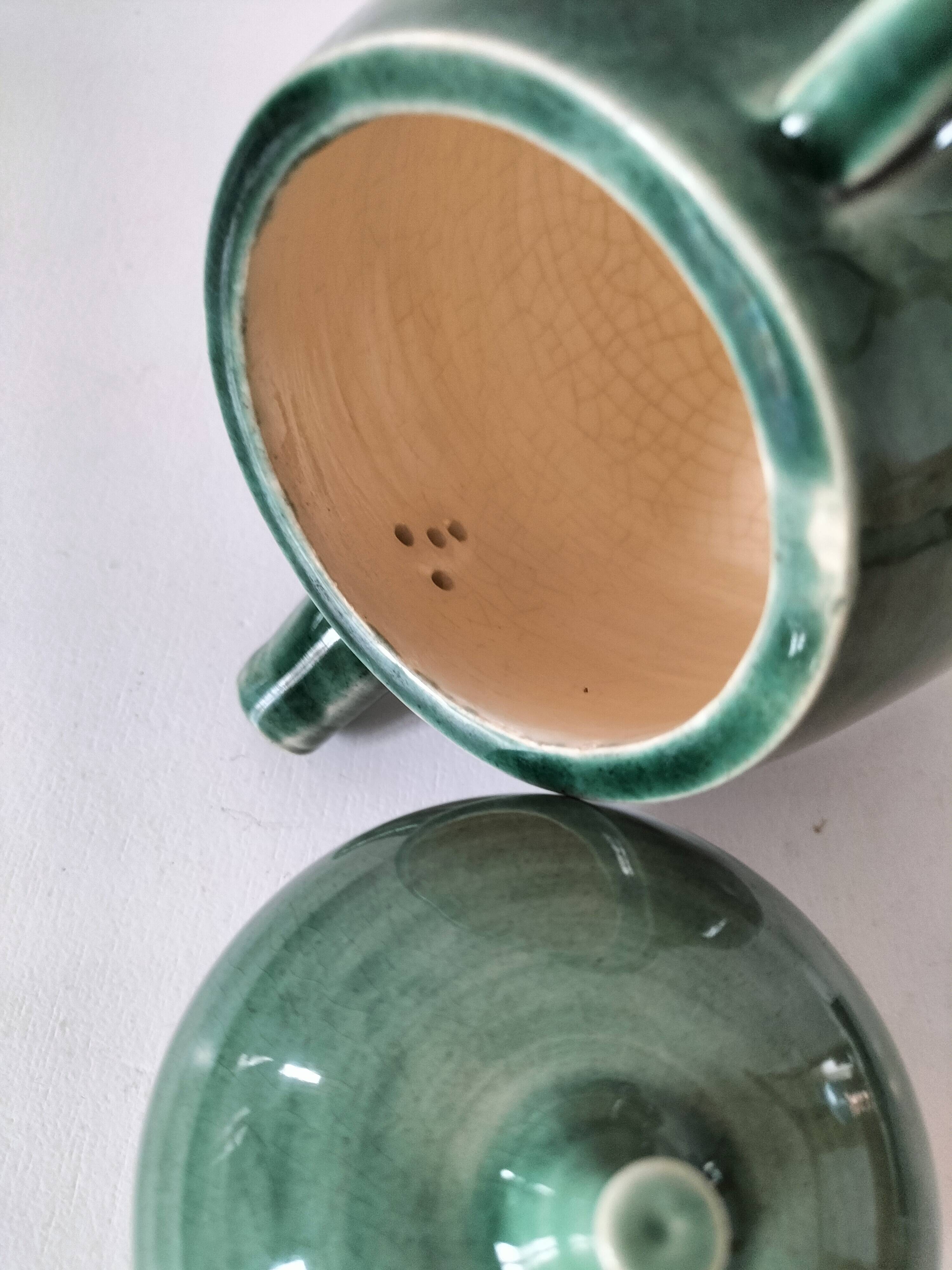 Théière en grès émaillé vert céladon – signée