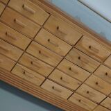 Meuble de mercerie ou comptoir de magasin ancien en érable et chêne britannique, années 1930