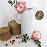 White ceramic broc