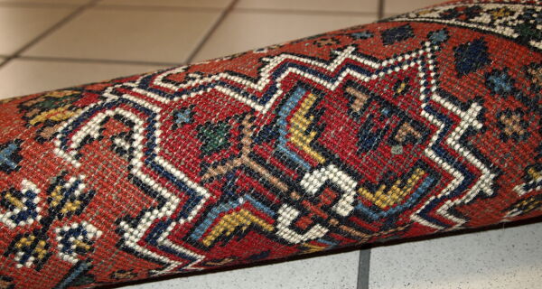 Vintage Persian Hamaadan done hand 40cm x 59cm carpet 1970 s