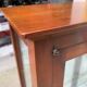 Vitrine de rangement en merisier