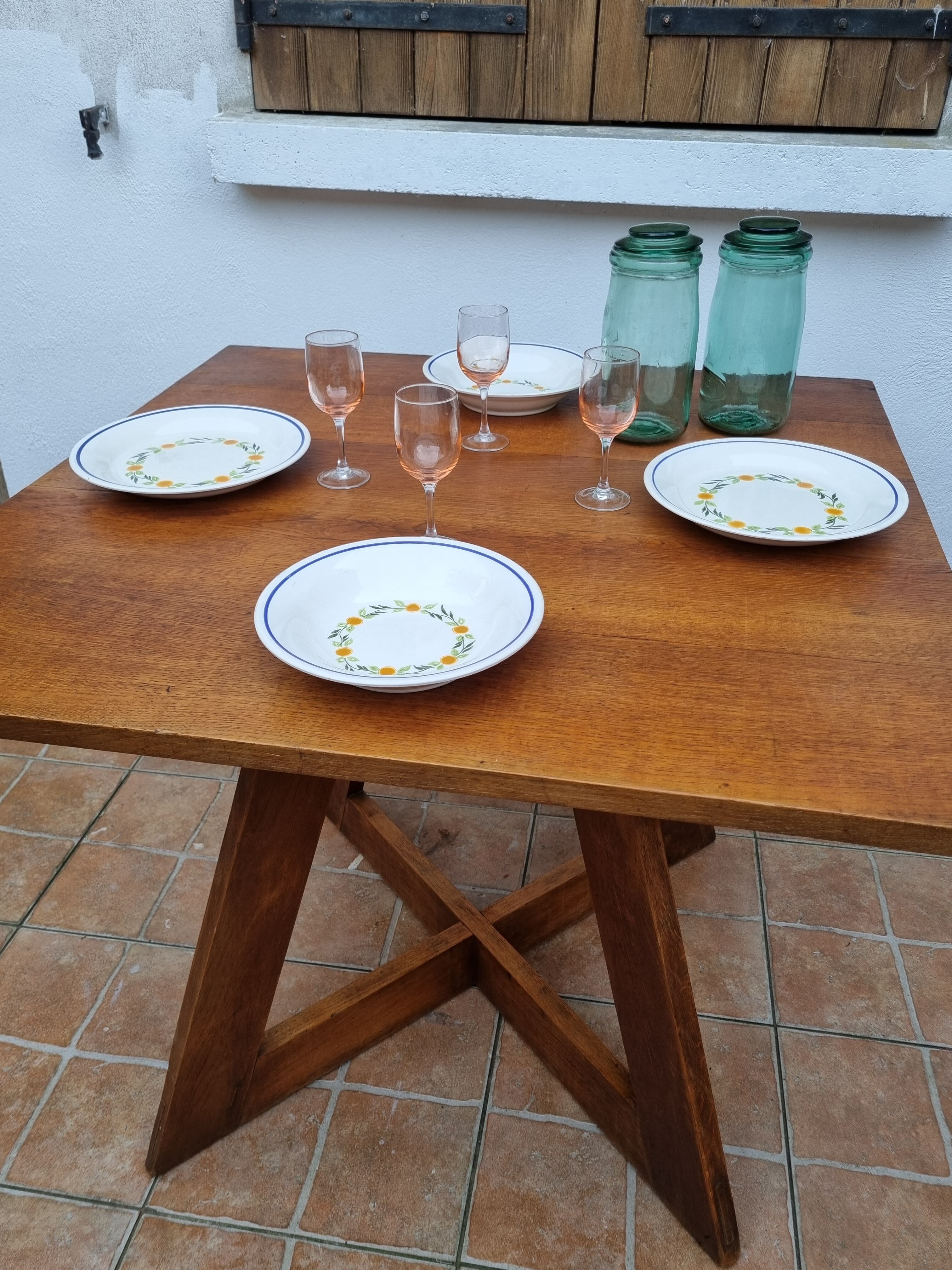 Square table in art deco style in oak, removable
