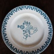 A set of 6 mismatched blue and pink floral dinner plates from Terre de Fer, Digoin.