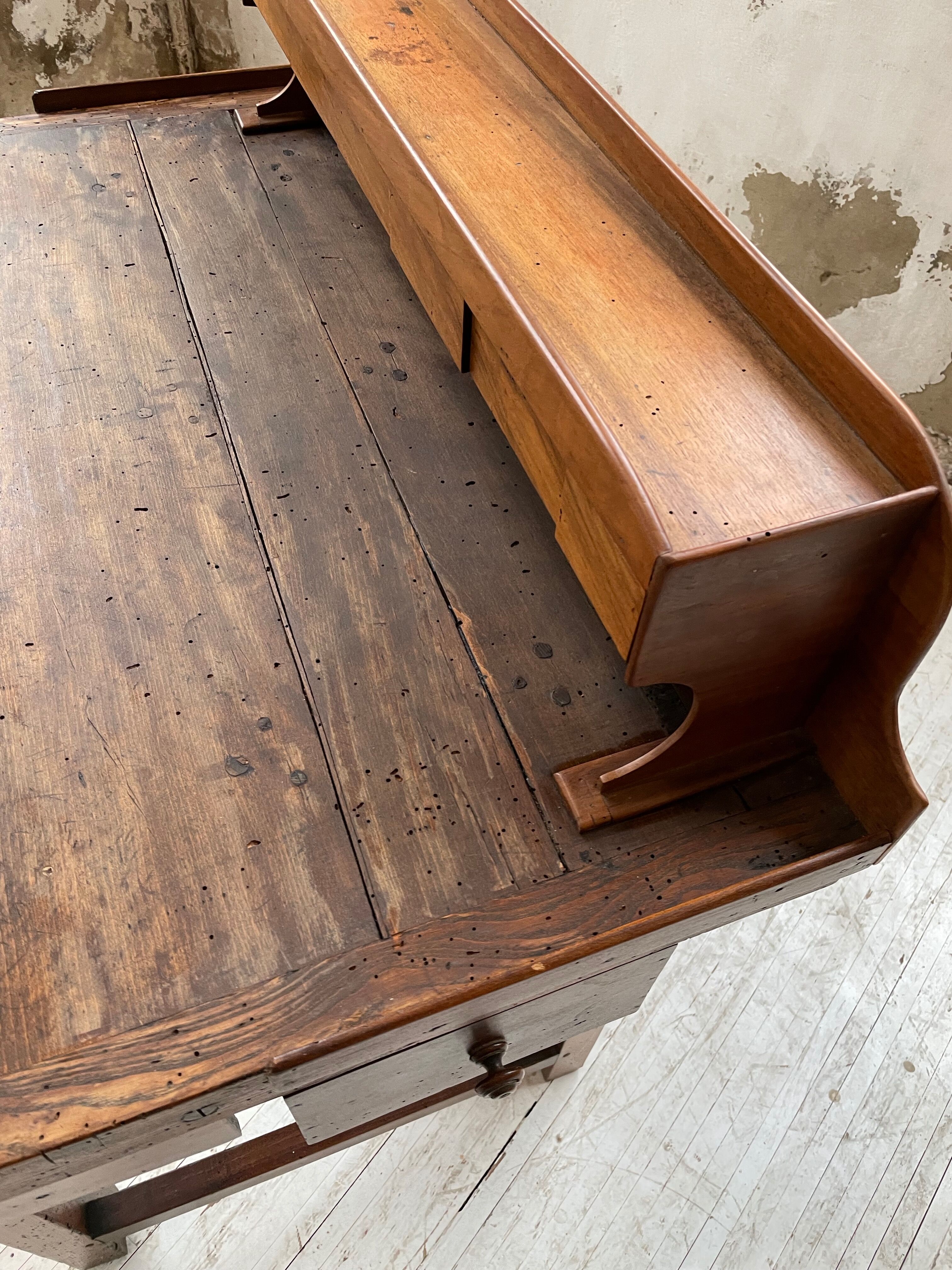 Establishment of jeweler XIXth oak