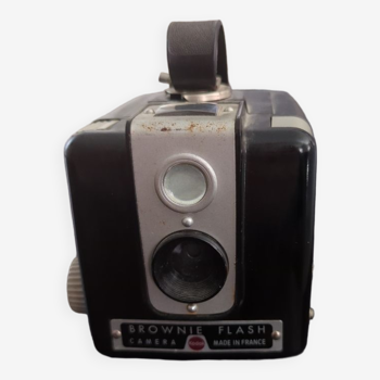 Brownie flash camera