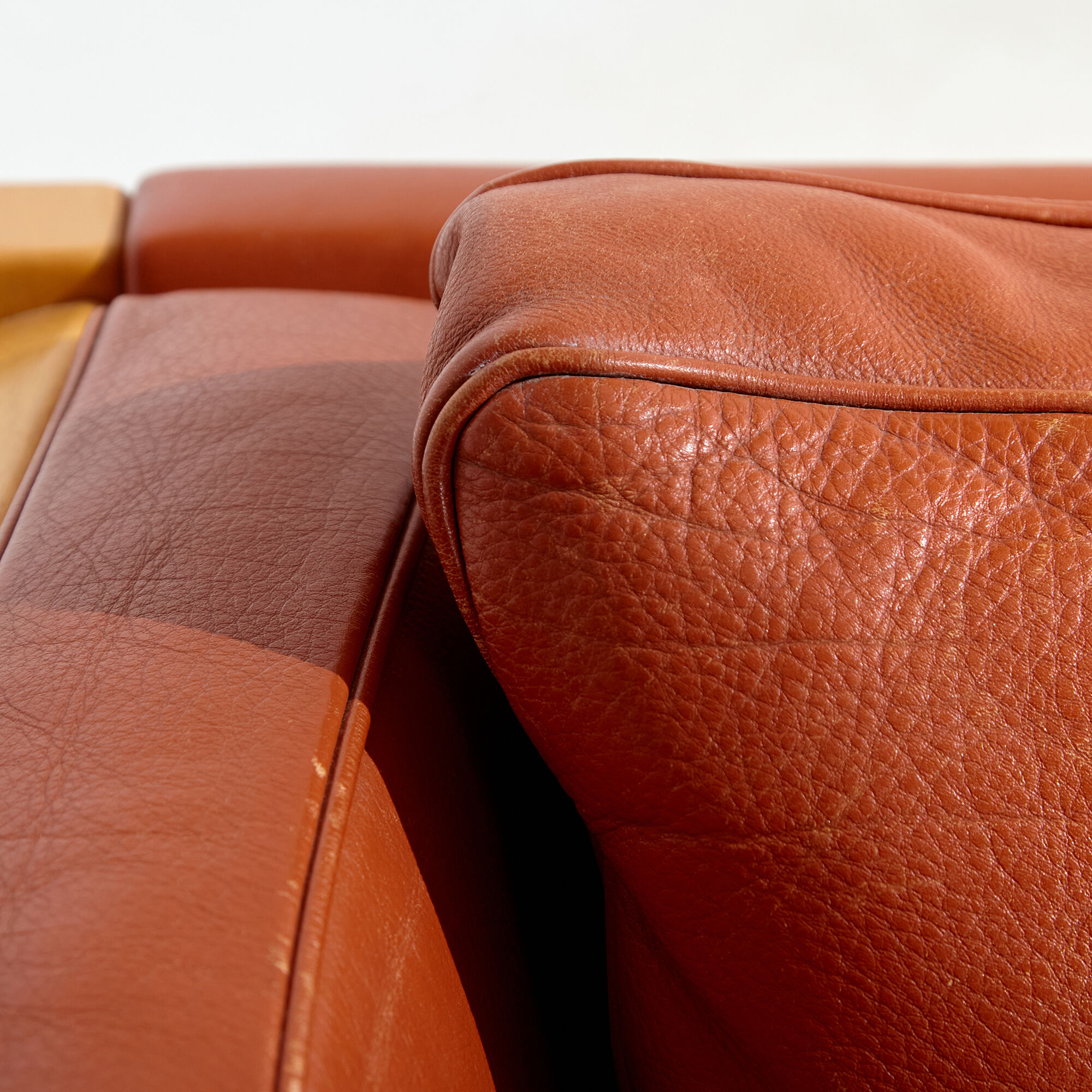Three-seater leather sofa