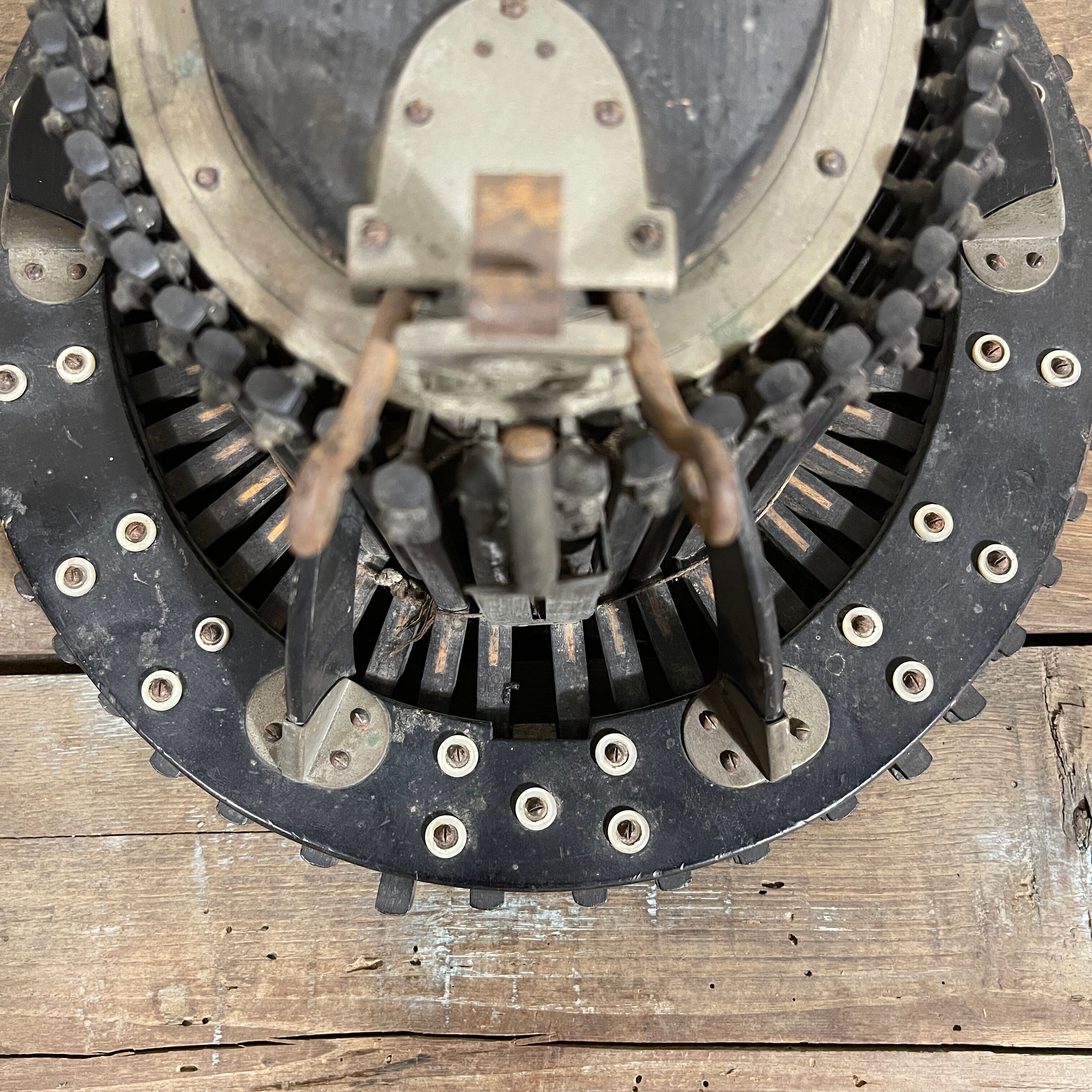 Hat conformer Allied Ainé H. Maillard hat shape