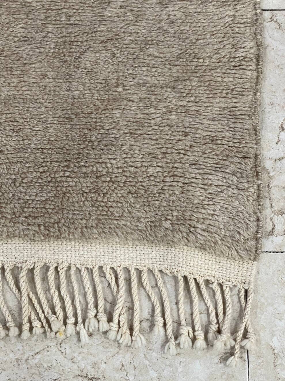Traditional handmade azilal rug size 150 x 250 cm