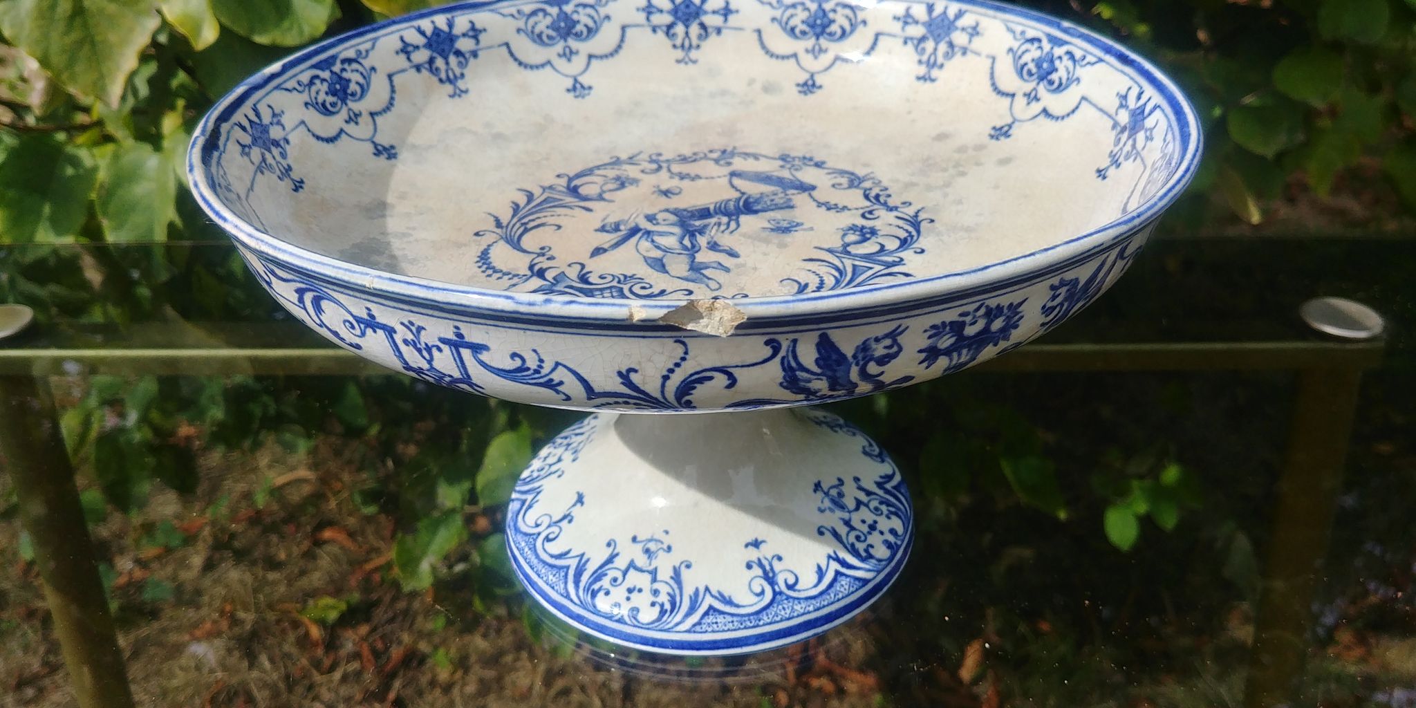 Fruit bowl from the Moustiers de Bordeaux earthenware factory by Jules Vieillard & Cie 1890.95