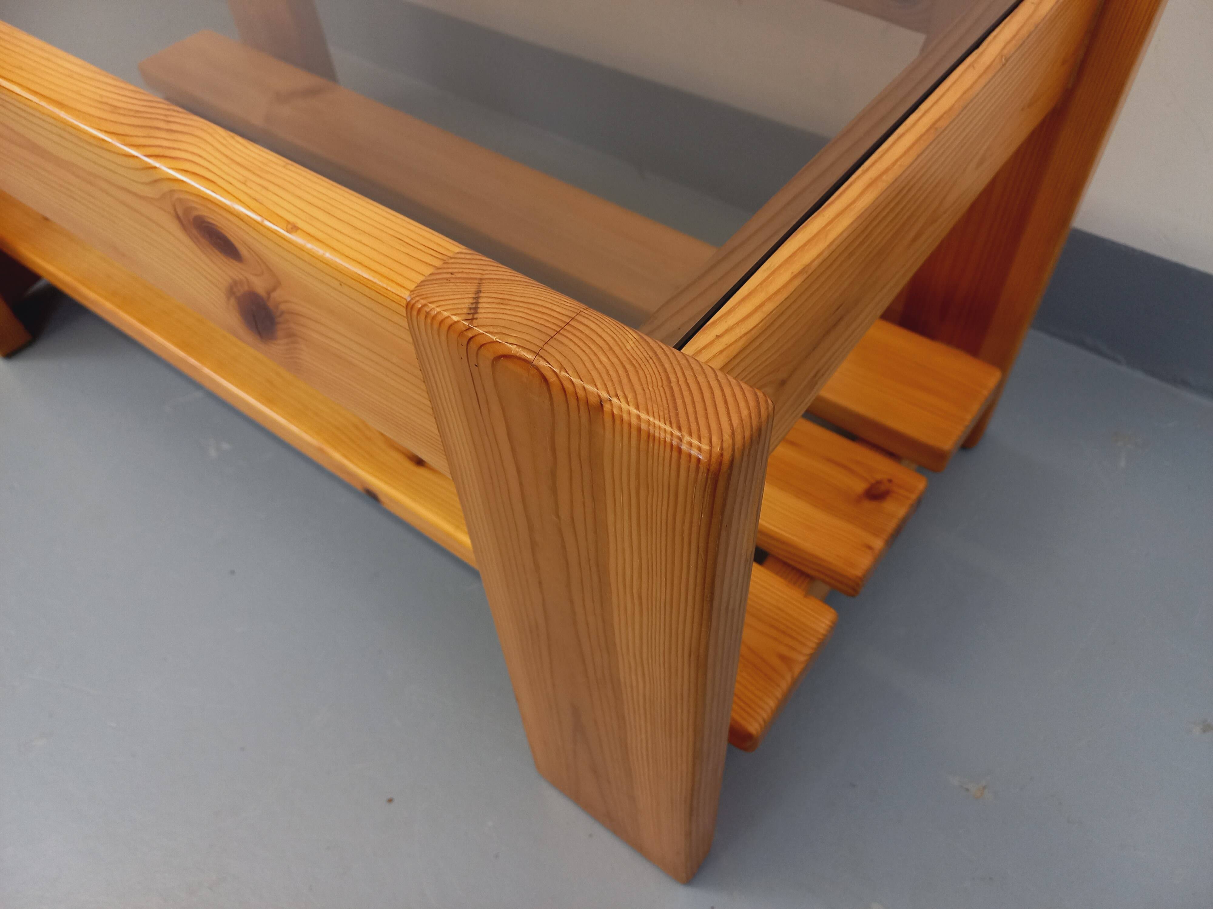 Table basse vintage en pin et verre fumé des années 70 80