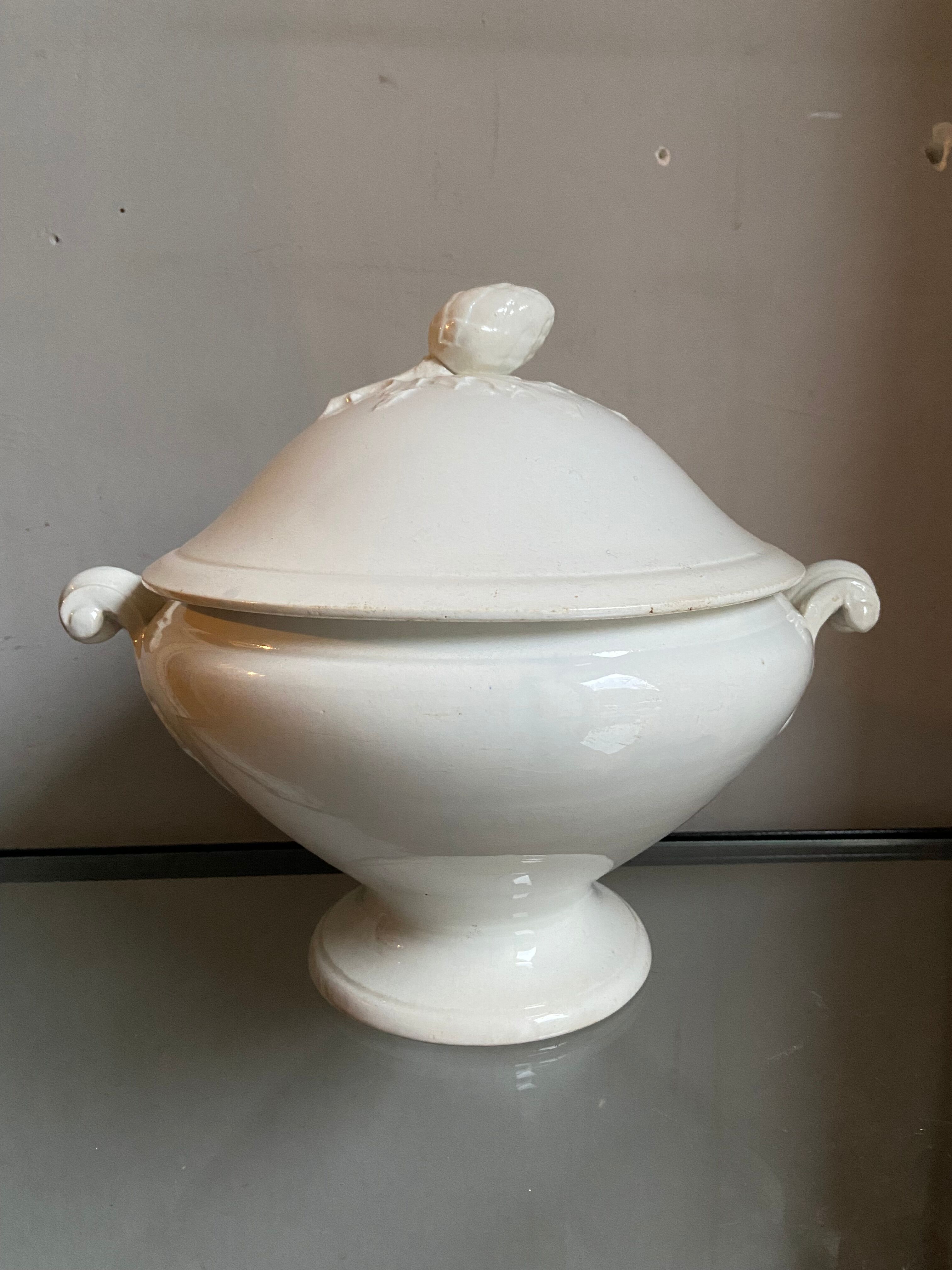 Soupière en Faïence blanche de Lunéville XIXème Siècle