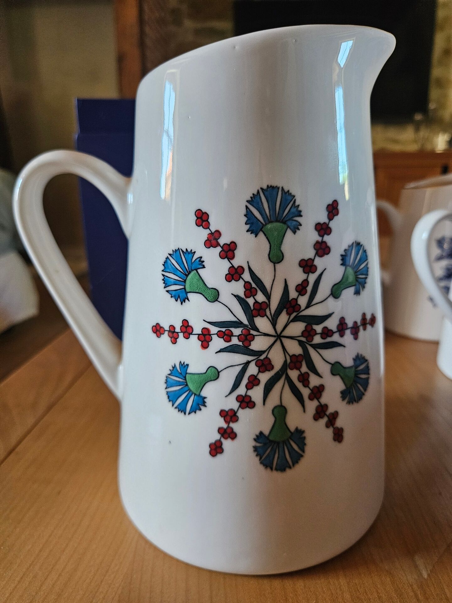 Pichet en porcelaine de Limoges "Ornements" – Maison Manoï (Grand modè