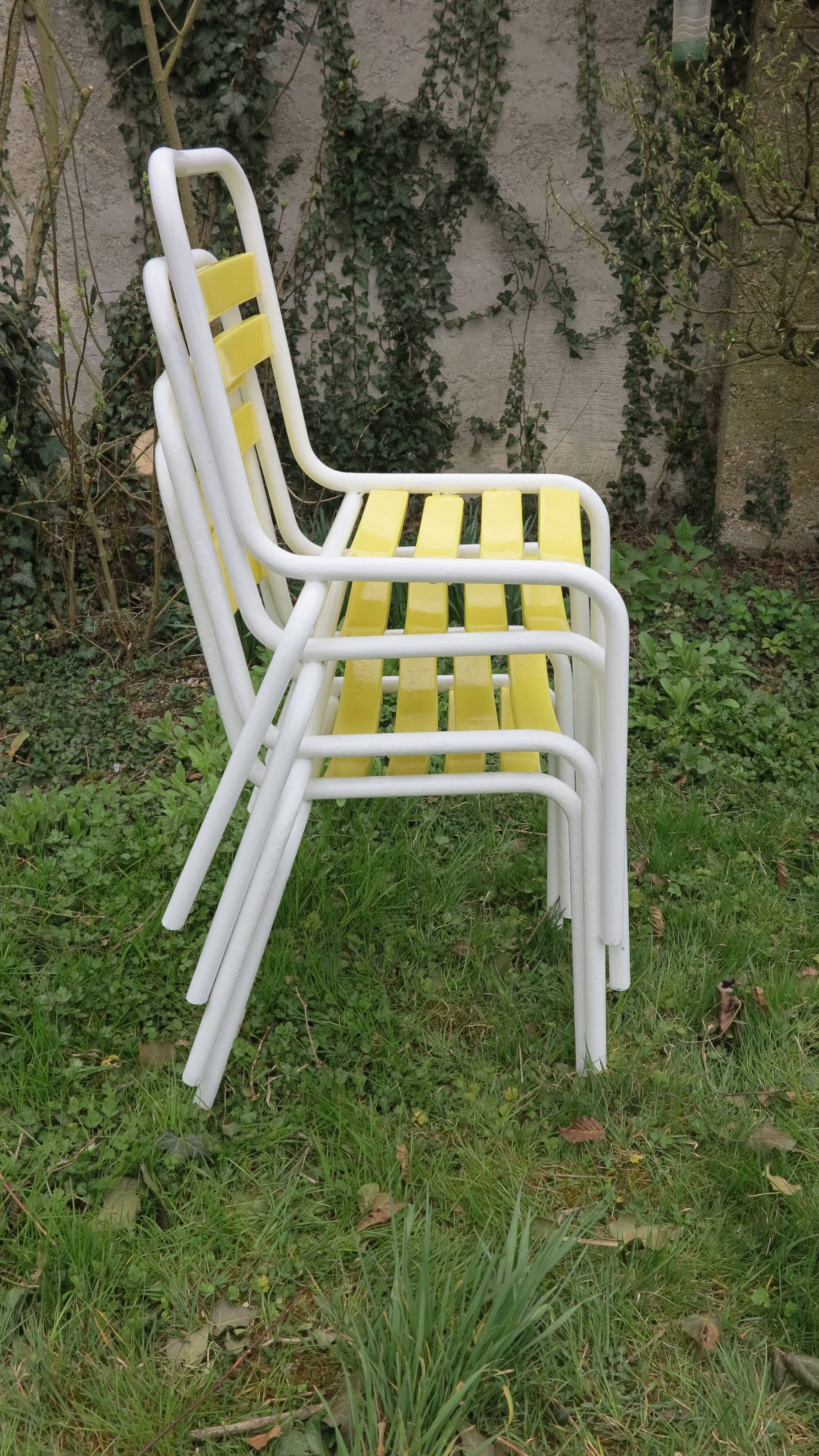 set of table and 4 chairs for garden or terrace in painted metal