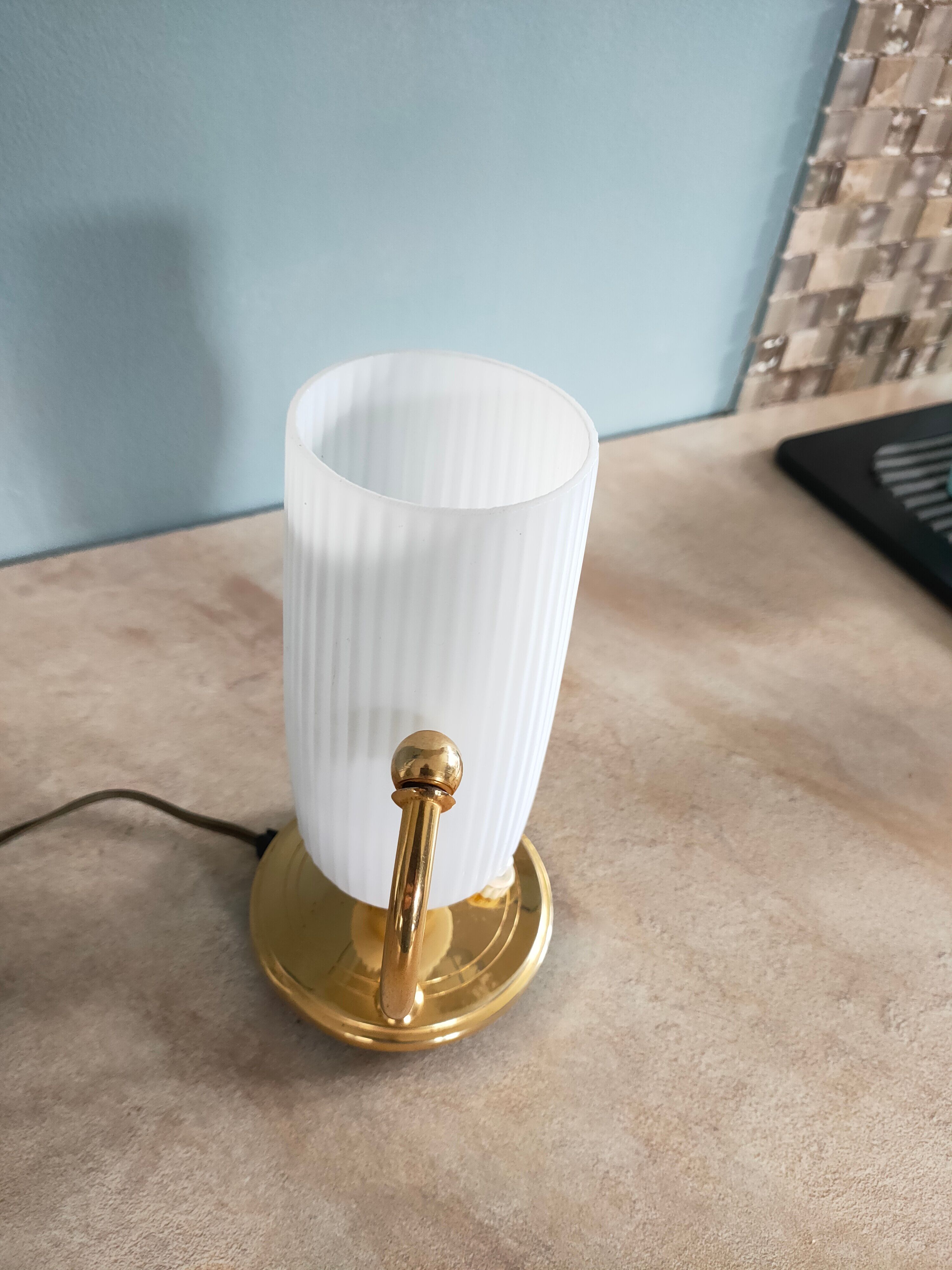Vintage lamp in opaline and brass