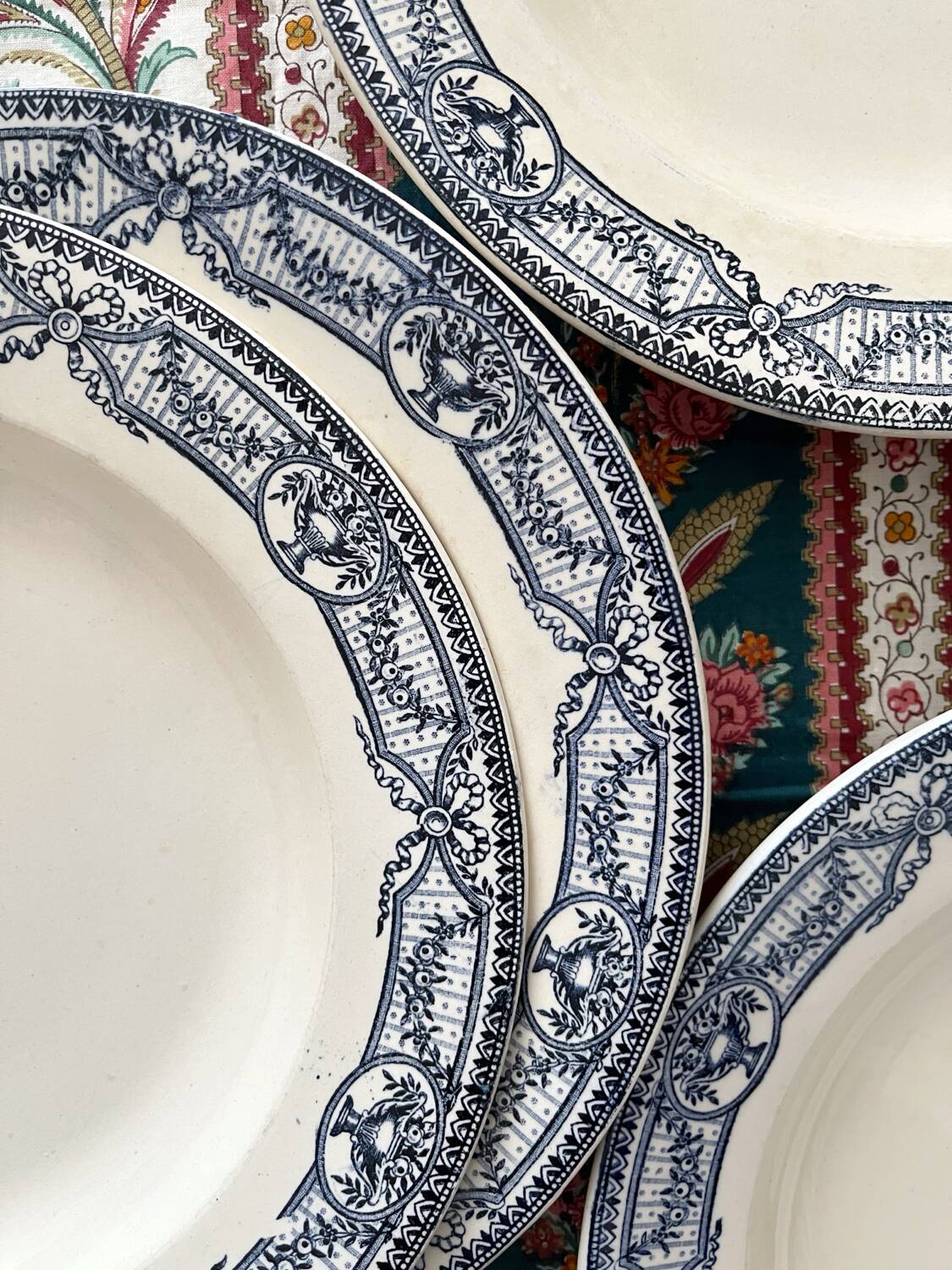 5 deep plates made of ironstone "Directoire" Salins