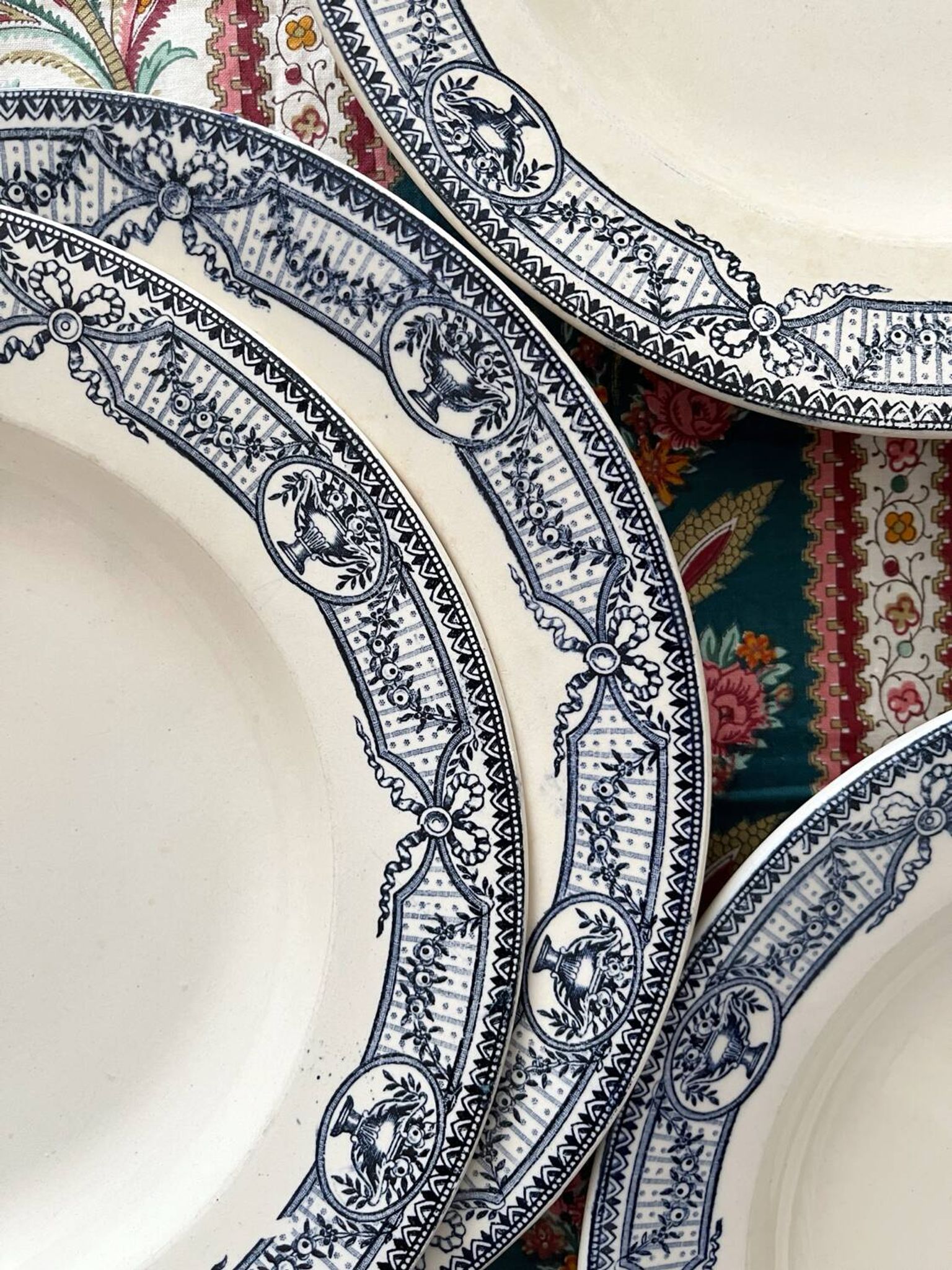5 assiettes creuses terre de fer « Directoire » Salins