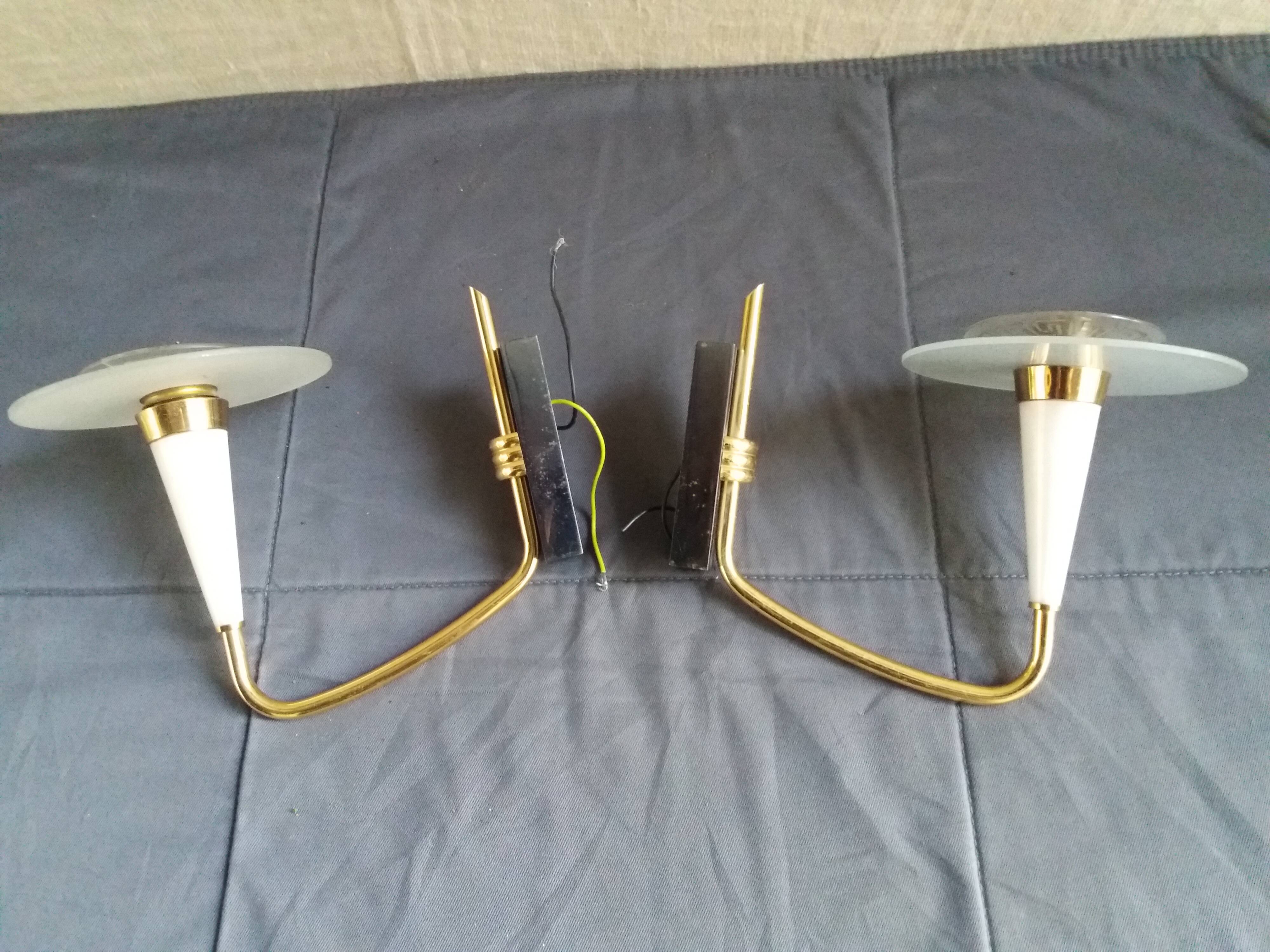 Paire d"appliques design minimalistes