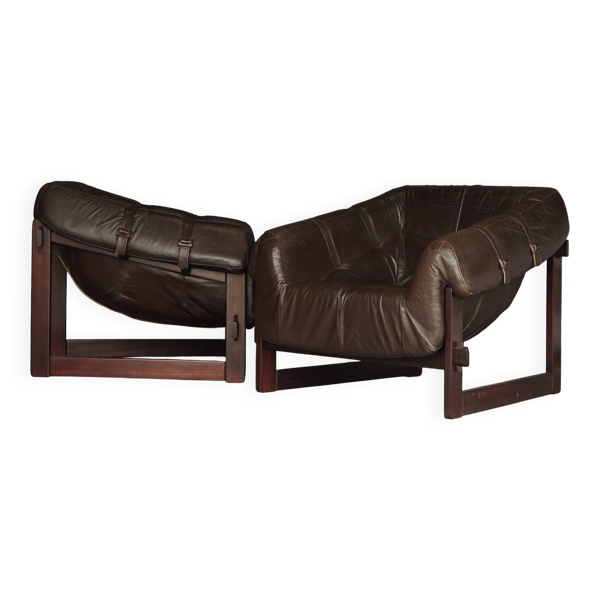Paire rare de fauteuils en cuir modèle MP-91 par Percival Lafer