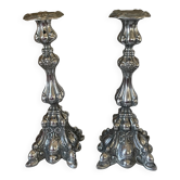 Paire de bougeoirs rocaille en métal argenté