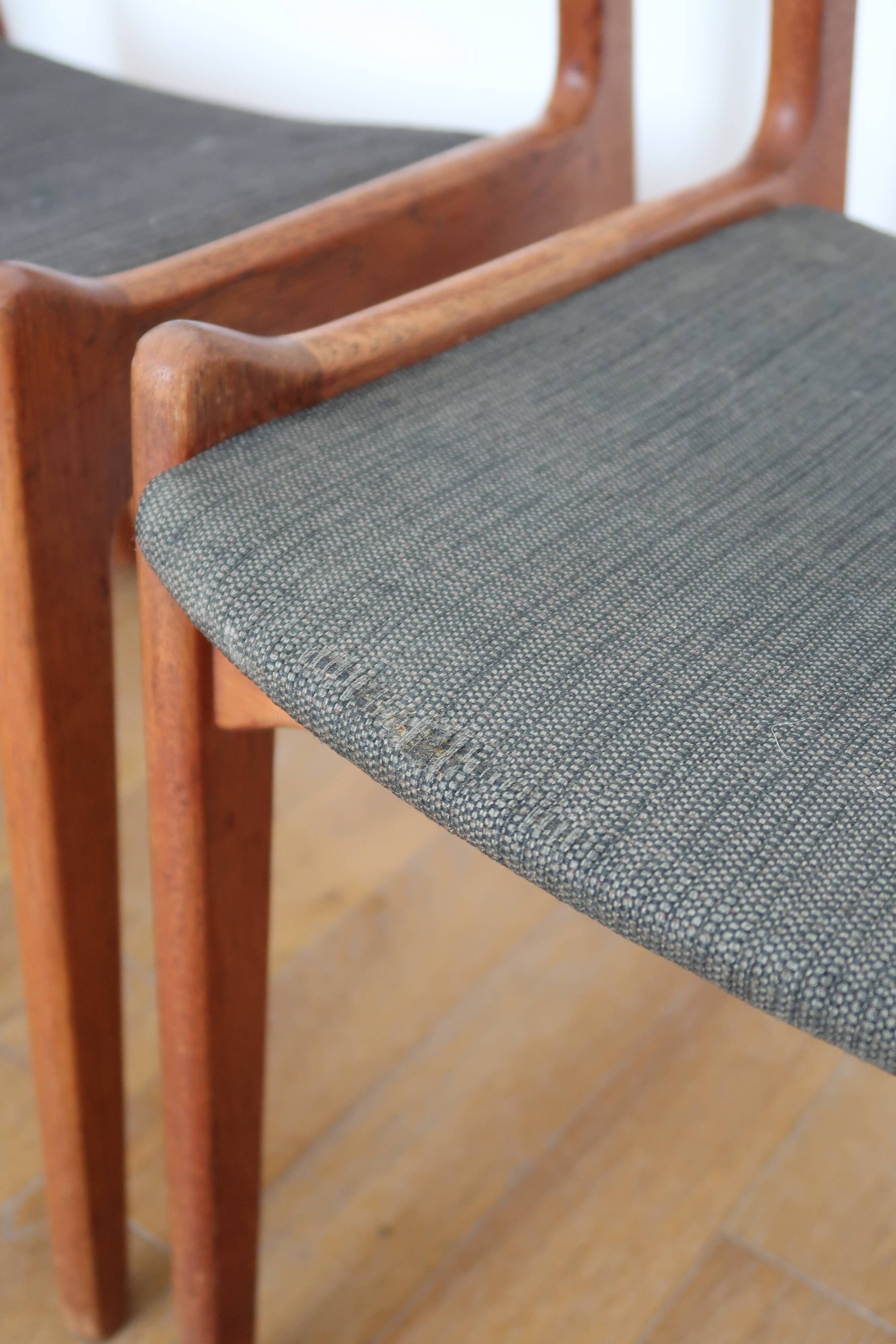 4 chaises vertes danoises estampillées