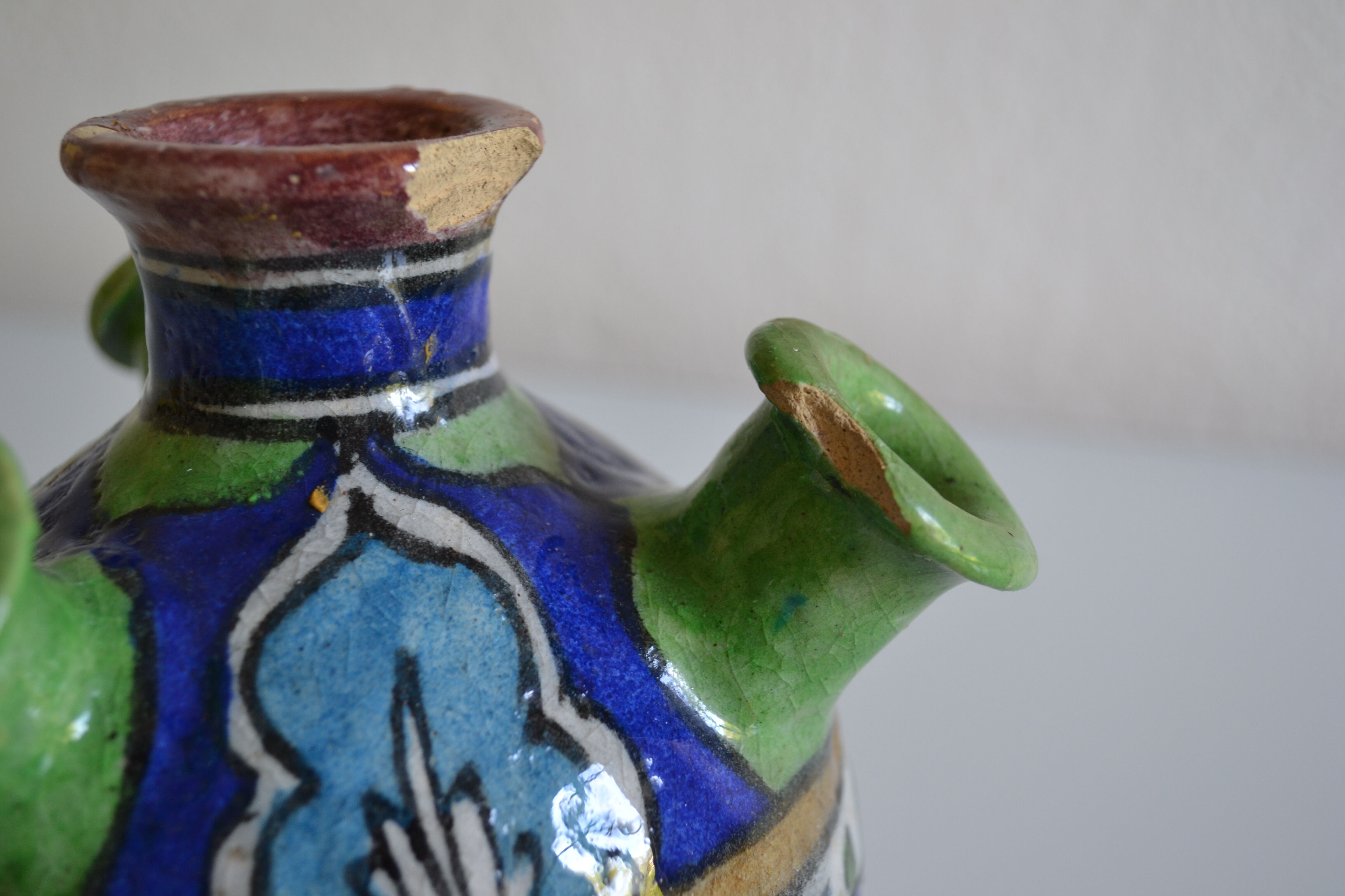 Vase in ceramic ottoman Iznik