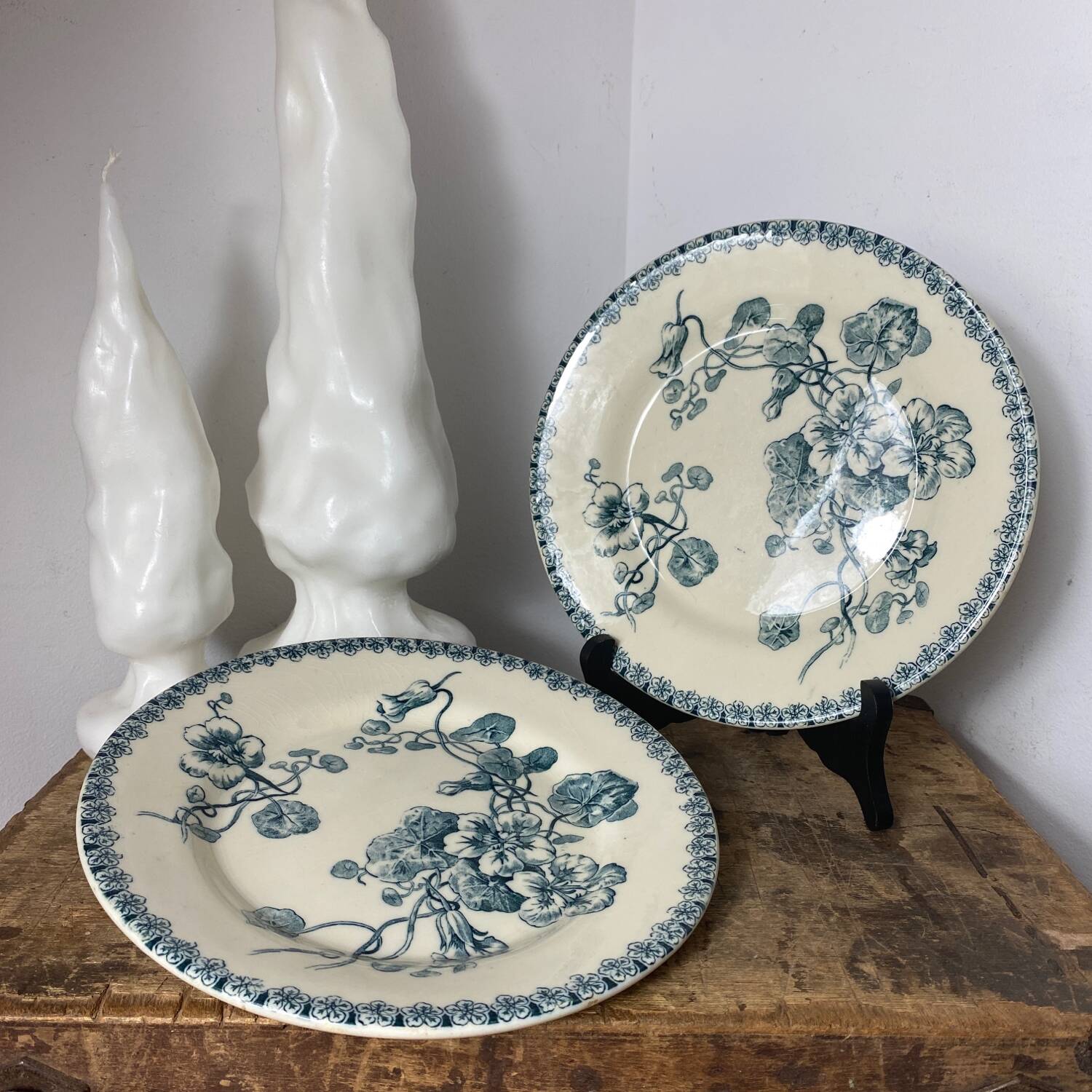 Giens Iron Earth Plates