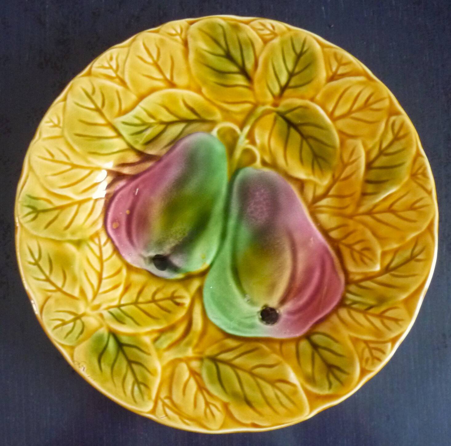 Dessert service of 12 barbotine plates, Sarreguemines, vintage