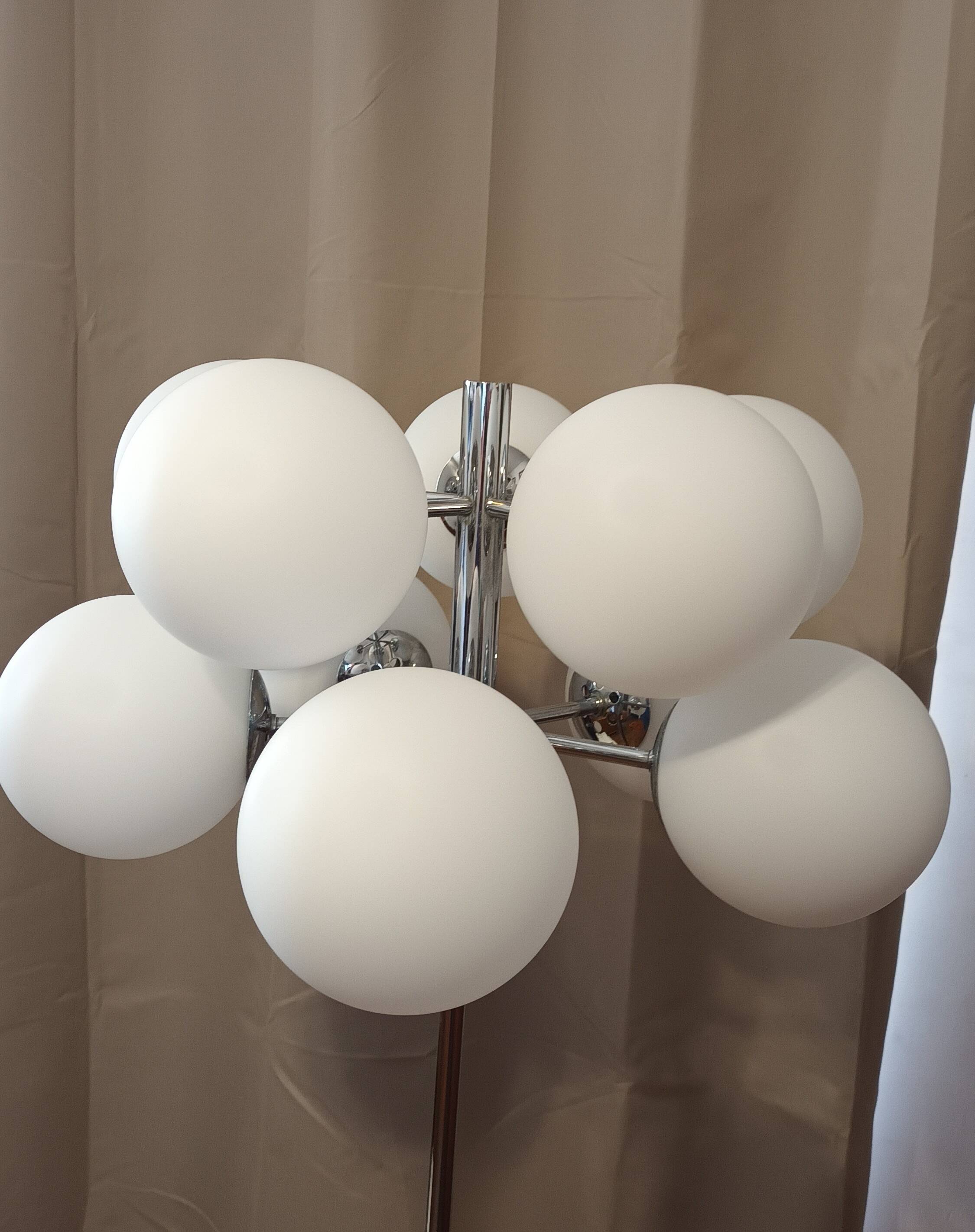 Space Age floor lamp with 10 lights from the 60s/70s.