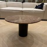 Table basse en marbre rose