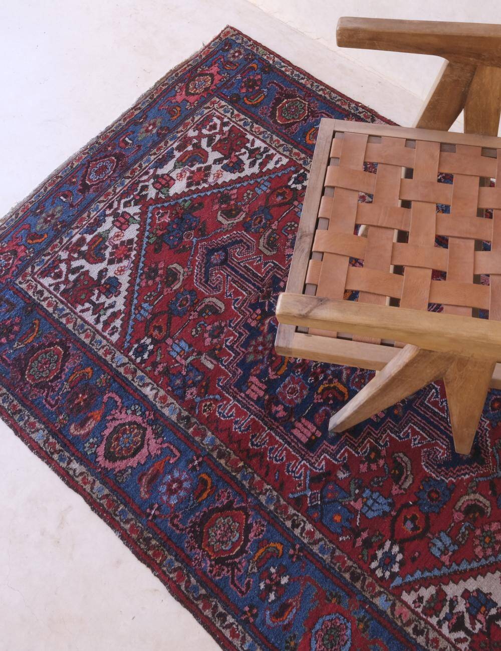 Vintage Persian rug - 203 x 135 cm