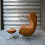 Restored Arne Jacobsen Egg armchair and ottoman for Fritz Hansen, 1960s