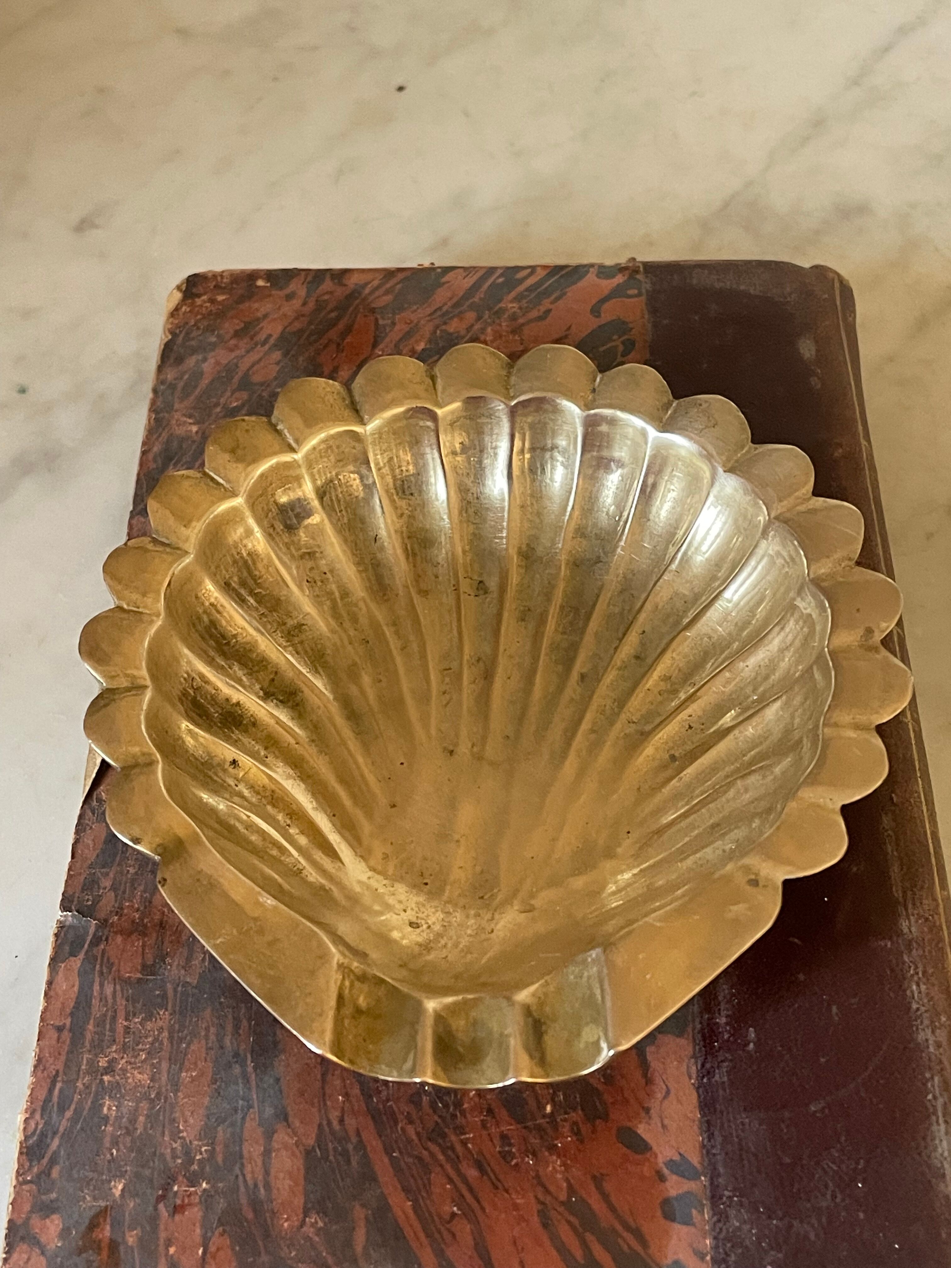 Cendrier coquille en laiton massif