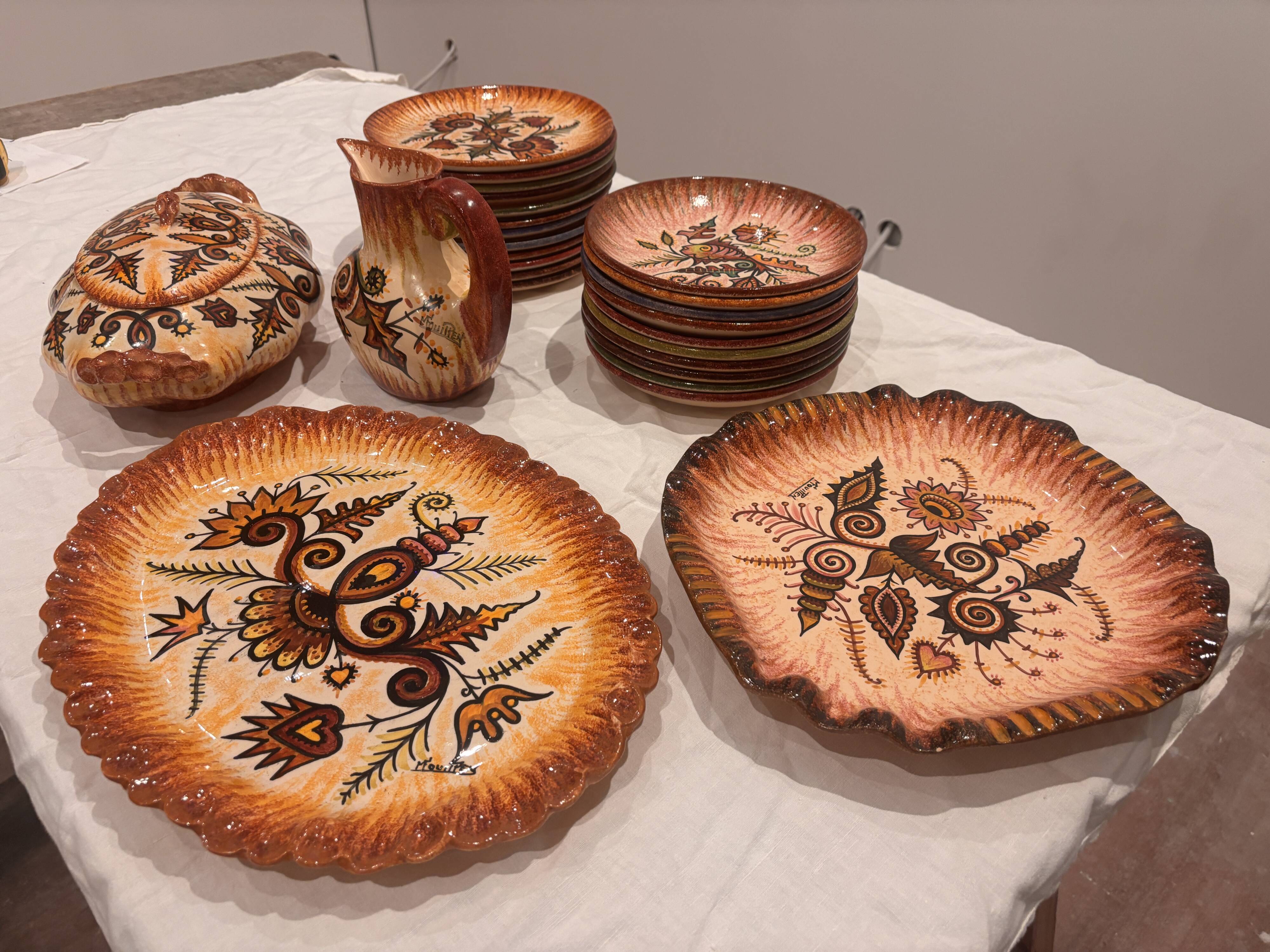 Paul Fouillen dinner service in Quimper, 26 pieces